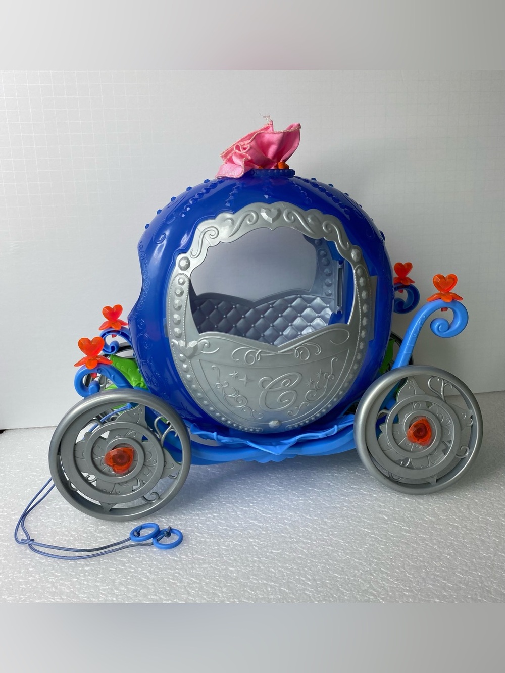 Mattel 2011 Disney Princess Cinderella
Transforming Blue Pumpkin Royal Carriage